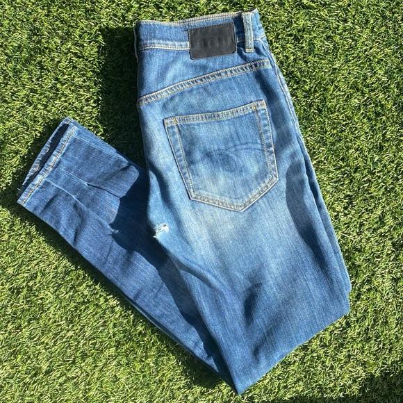 R13 Women's Boyfriend Low Rise Jeans in Faded Blue, Size 24 - Picture 4 of 10